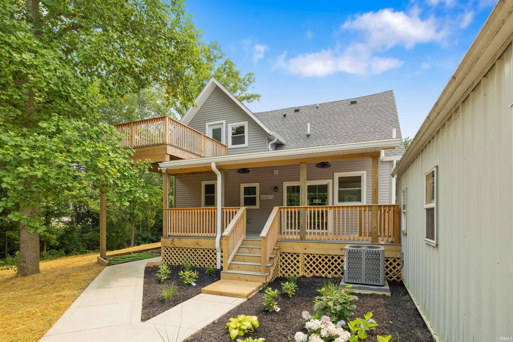 Photo of 11308 S County Line Road, Yoder, IN 46798 (MLS # 202628903)