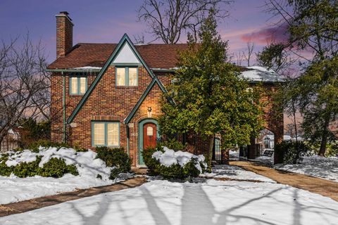 Photo of 1905 E Madison Street, South Bend, IN 46617 (MLS # 202606078)