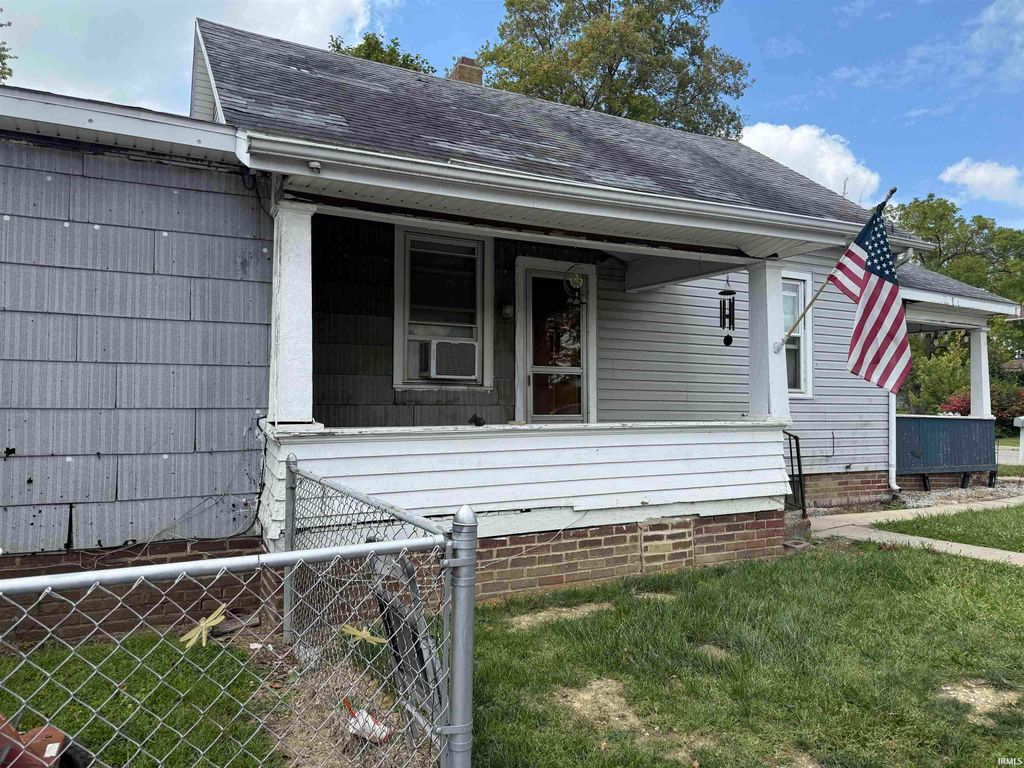 Photo of 601 W Main Street, Hartford City, IN 47348 (MLS # 202602991)