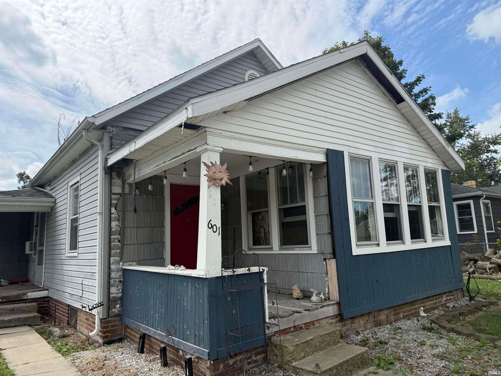 Photo of 601 W Main Street, Hartford City, IN 47348 (MLS # 202602991)