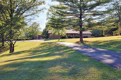 Tiny photo for 2823 Avoca Eureka Road, Bedford, IN 47421 (MLS # 202625424)