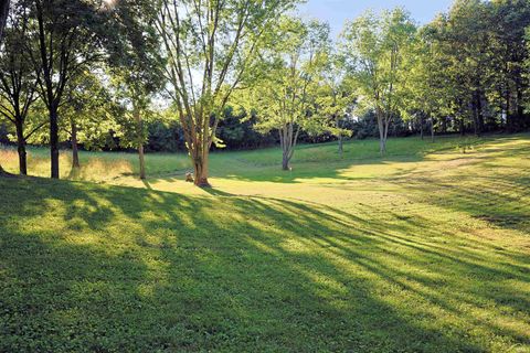 Tiny photo for 2823 Avoca Eureka Road, Bedford, IN 47421 (MLS # 202625424)