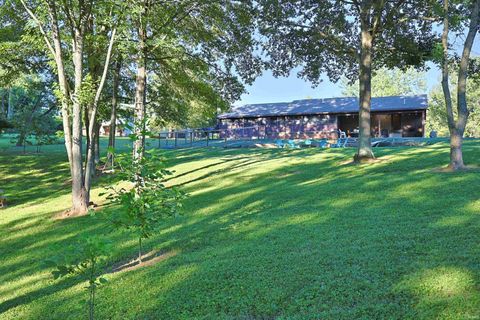 Tiny photo for 2823 Avoca Eureka Road, Bedford, IN 47421 (MLS # 202625424)