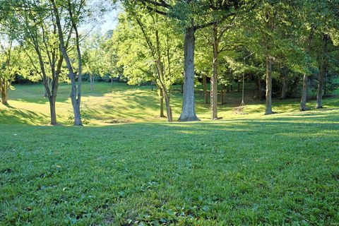 Tiny photo for 2823 Avoca Eureka Road, Bedford, IN 47421 (MLS # 202625424)