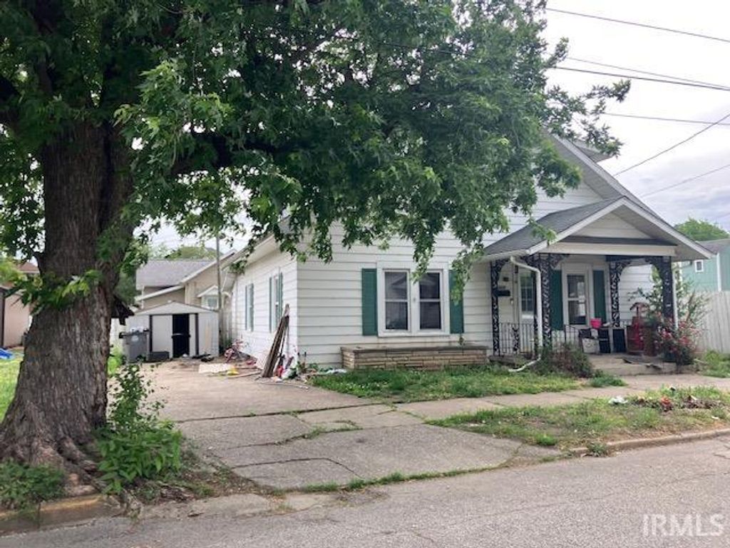 Photo of 312 Dubois Street, Vincennes, IN 47591 (MLS # 202615770)