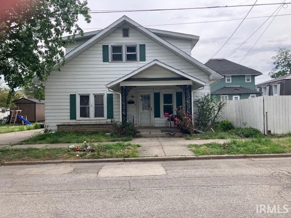 Photo of 312 Dubois Street, Vincennes, IN 47591 (MLS # 202615770)