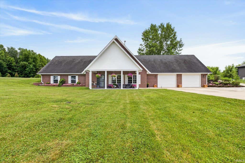 Photo of 924 S 1250, Loogootee, IN 47553 (MLS # 202629020)