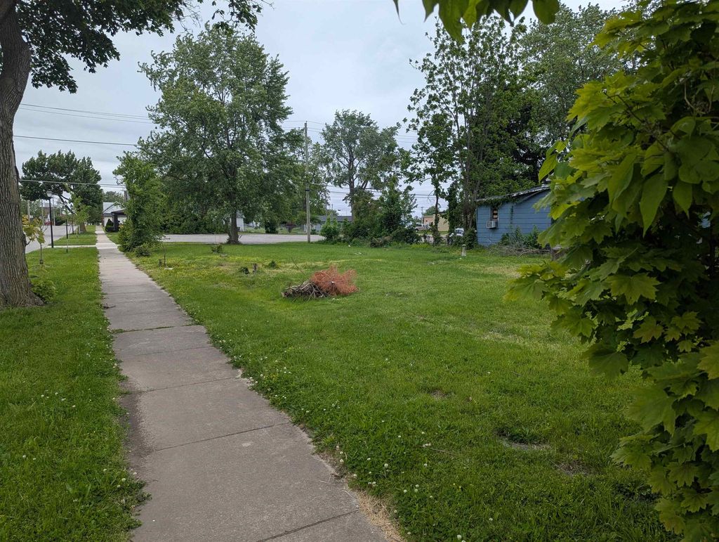 Photo of 752 Madison Street #7, Fort Wayne, IN 46802 (MLS # 202619709)