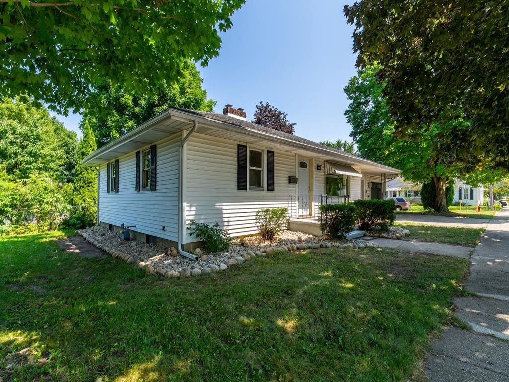 Photo of 107 E Felicity Street, Angola, IN 46703 (MLS # 202634187)