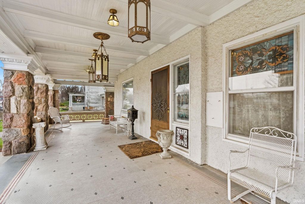 Photo of 206 S Main Street, Ligonier, IN 46767 (MLS # 202610133)