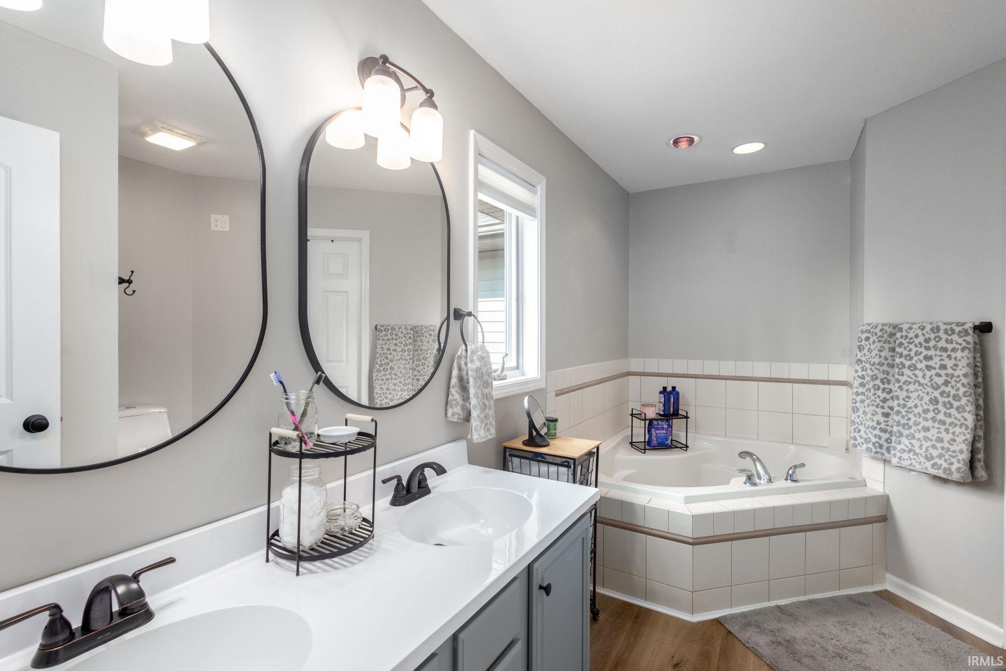 Middlebury, Indiana 46540, United States, 5 Bedrooms Bedrooms, ,3 BathroomsBathrooms,Residential,Active,87872