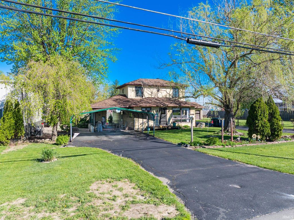 Photo of 3317 S Hoyt Avenue, Muncie, IN 47302 (MLS # 202614120)