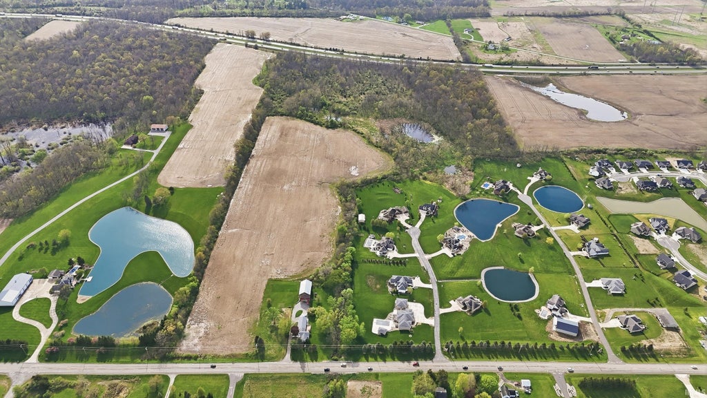 Photo of 18303 Tonkel Road, Auburn, IN 46706 (MLS # 202625368)