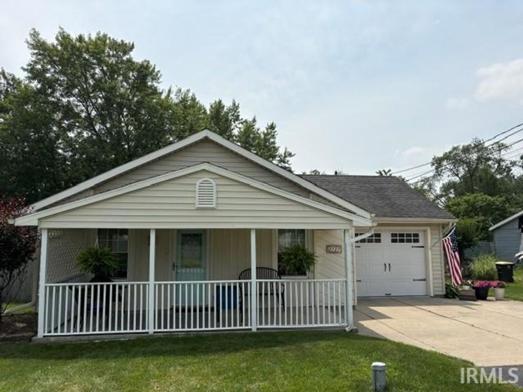 Photo of 2727 Sterling Street, Fort Wayne, IN 46808 (MLS # 202629380)