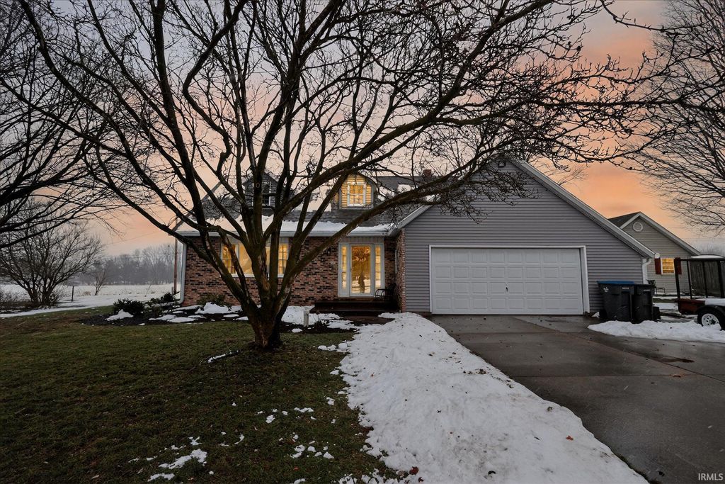 Photo of 58319 Jefferson View Drive, Goshen, IN 46526 (MLS # 202549178)