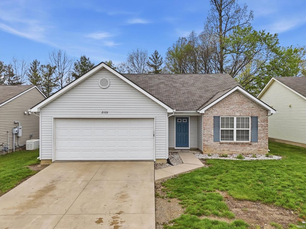 Photo of 2533 Painted Desert Run, Fort Wayne, IN 46808 (MLS # 202618863)