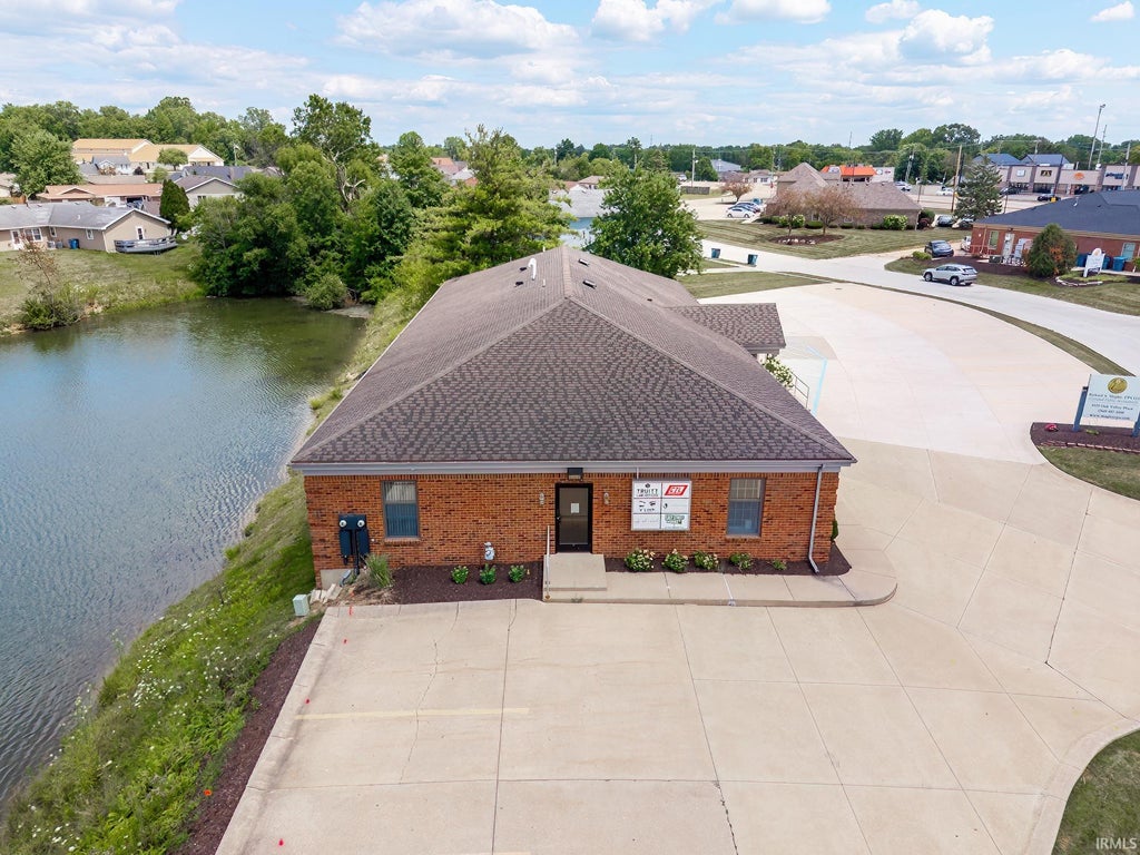 Photo of 5525 OAK VALLEY Place, Fort Wayne, IN 46845 (MLS # 202630338)