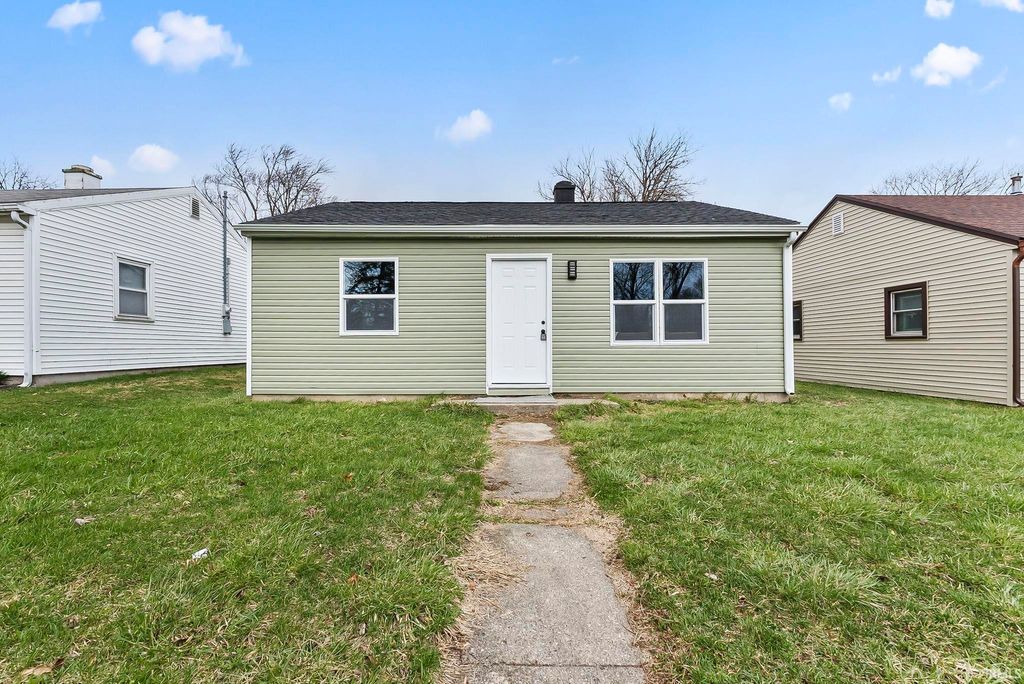 Photo of 3227 Rodgers Avenue, Fort Wayne, IN 46803 (MLS # 202608771)