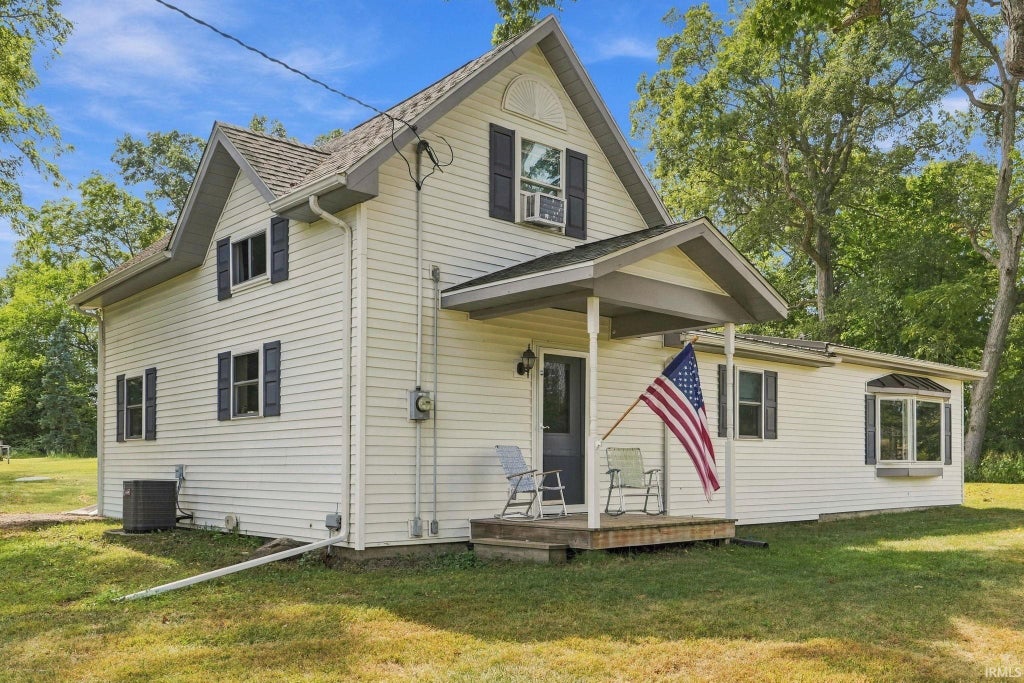 Photo of 4813 W 500 S, Albion, IN 46701 (MLS # 202638603)