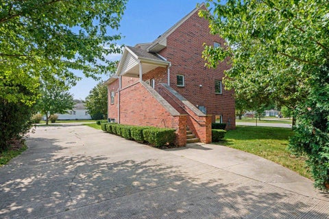 Tiny photo for 330 N Sunnyside Avenue, South Bend, IN 46617 (MLS # 202637909)