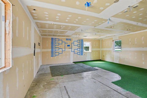 Tiny photo for 330 N Sunnyside Avenue, South Bend, IN 46617 (MLS # 202637909)
