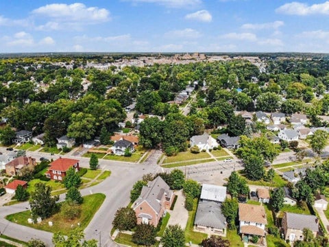 Tiny photo for 330 N Sunnyside Avenue, South Bend, IN 46617 (MLS # 202637909)