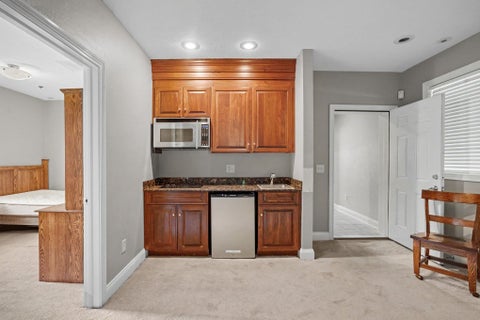 Tiny photo for 330 N Sunnyside Avenue, South Bend, IN 46617 (MLS # 202637909)