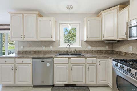 Tiny photo for 3018 Weatherstone Court, Fort Wayne, IN 46814 (MLS # 202623244)