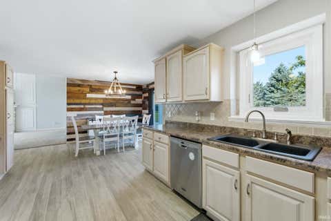 Tiny photo for 3018 Weatherstone Court, Fort Wayne, IN 46814 (MLS # 202623244)
