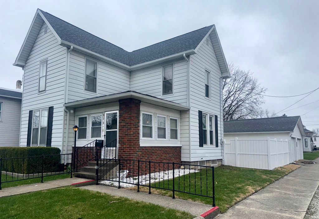 Photo of 672 E Franklin Street, Huntington, IN 46750 (MLS # 202609374)