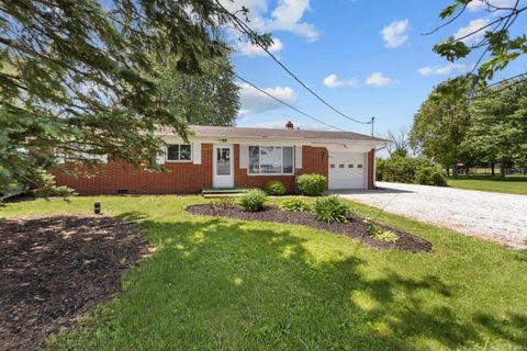Tiny photo for 251 N 1100 E Road, Greentown, IN 46936 (MLS # 202610554)