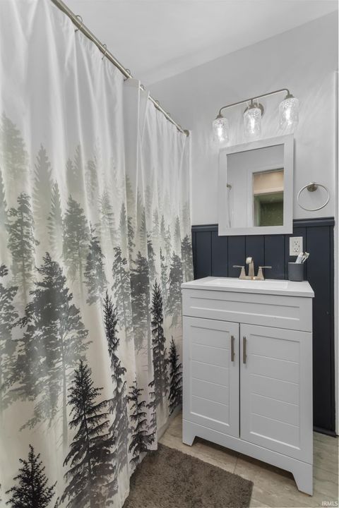 Tiny photo for 251 N 1100 E Road, Greentown, IN 46936 (MLS # 202610554)