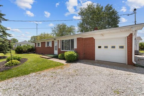 Tiny photo for 251 N 1100 E Road, Greentown, IN 46936 (MLS # 202610554)