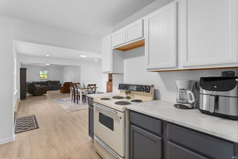 Tiny photo for 251 N 1100 E Road, Greentown, IN 46936 (MLS # 202610554)