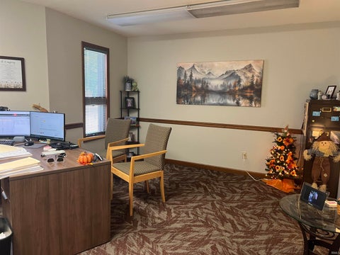 Tiny photo for 2111 Washington Avenue, Vincennes, IN 47591 (MLS # 202644913)