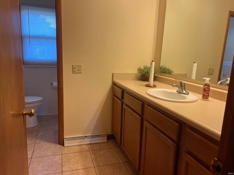 Tiny photo for 2111 Washington Avenue, Vincennes, IN 47591 (MLS # 202644913)