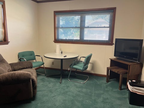 Tiny photo for 2111 Washington Avenue, Vincennes, IN 47591 (MLS # 202644913)