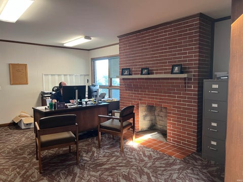 Tiny photo for 2111 Washington Avenue, Vincennes, IN 47591 (MLS # 202644913)