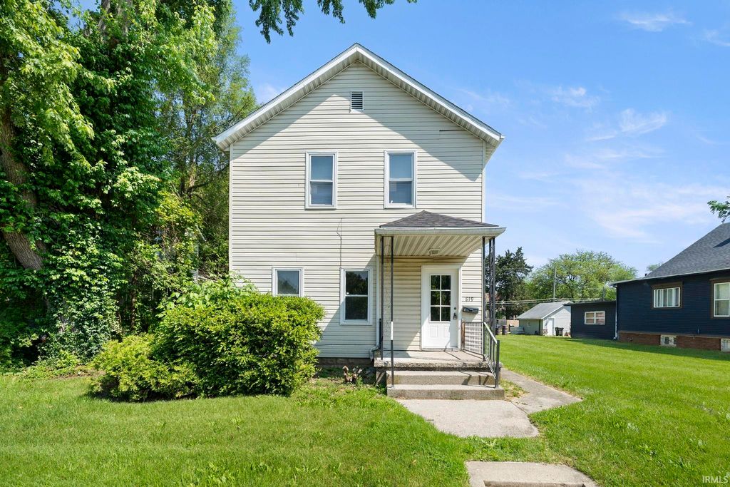 Photo of 819 Eckart Street, Fort Wayne, IN 46806 (MLS # 202606790)