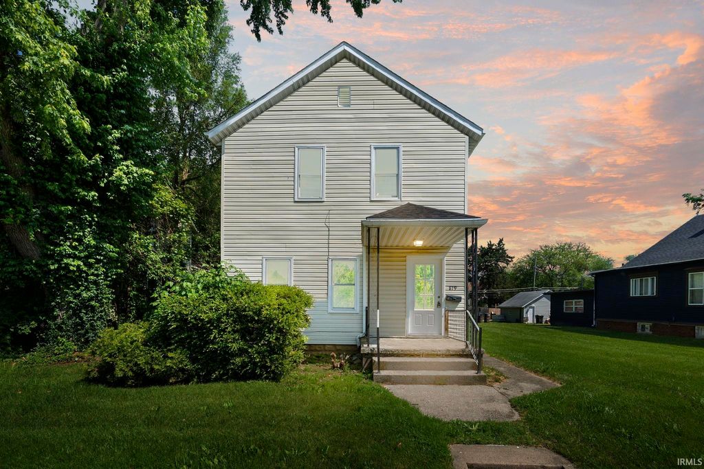 Photo of 819 Eckart Street, Fort Wayne, IN 46806 (MLS # 202606790)