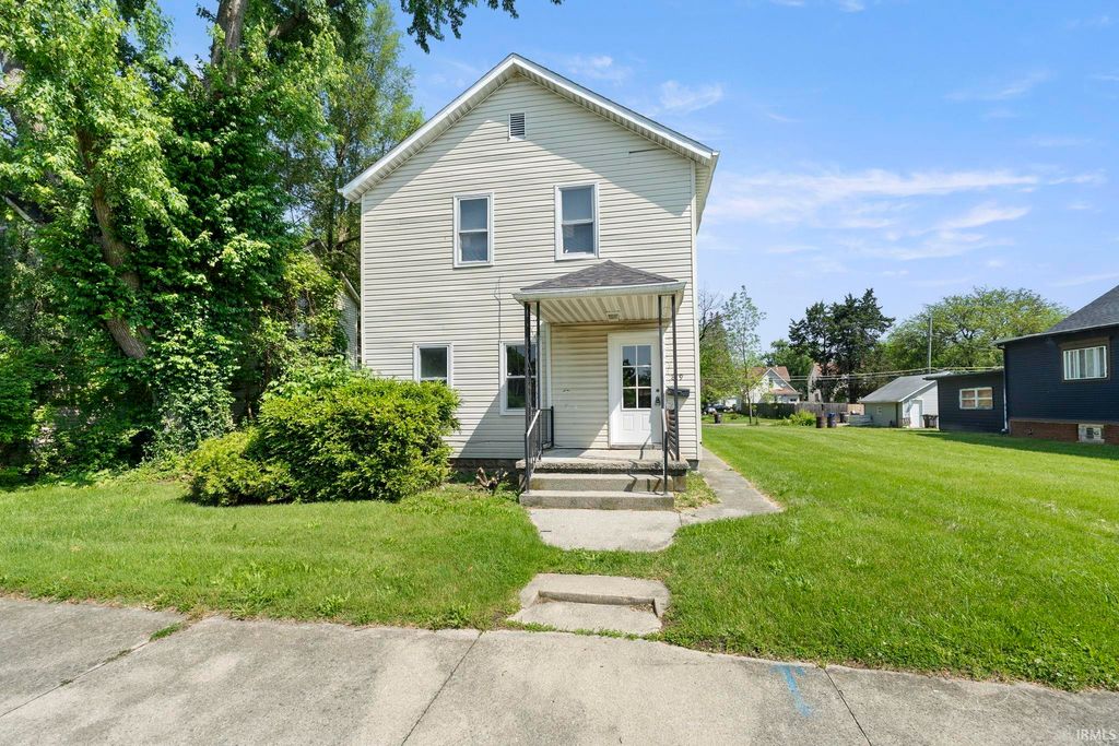 Photo of 819 Eckart Street, Fort Wayne, IN 46806 (MLS # 202606790)