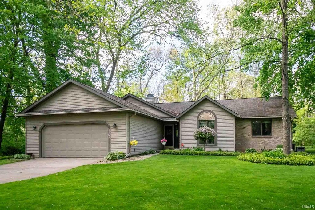 Photo of 23741 River Drive, Goshen, IN 46528 (MLS # 202618625)