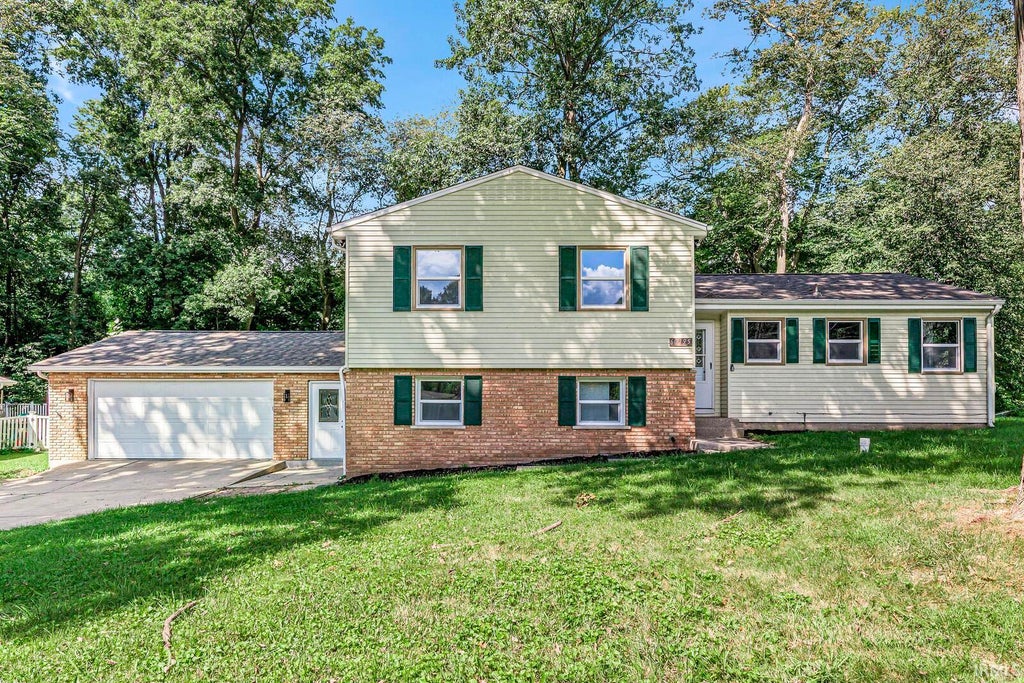 Photo of 60195 Emerald Drive, South Bend, IN 46614 (MLS # 202636163)