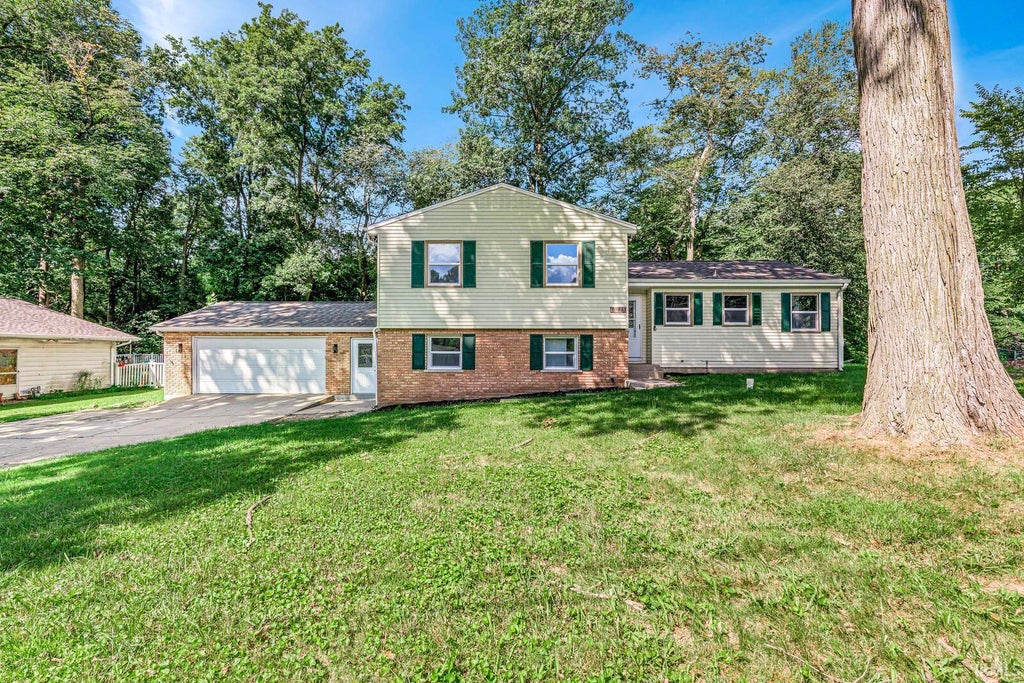 Photo of 60195 Emerald Drive, South Bend, IN 46614 (MLS # 202636163)