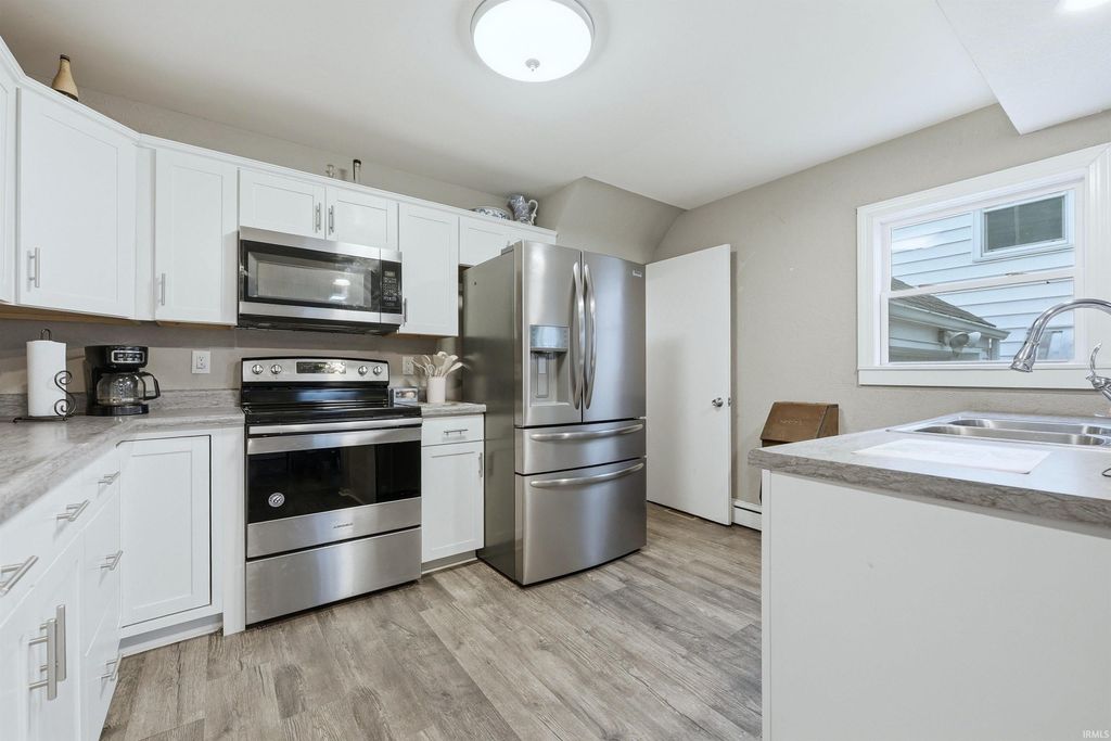 Photo of 4628 W Lafayette Esplanade Boulevard, Fort Wayne, IN 46806 (MLS # 202608408)