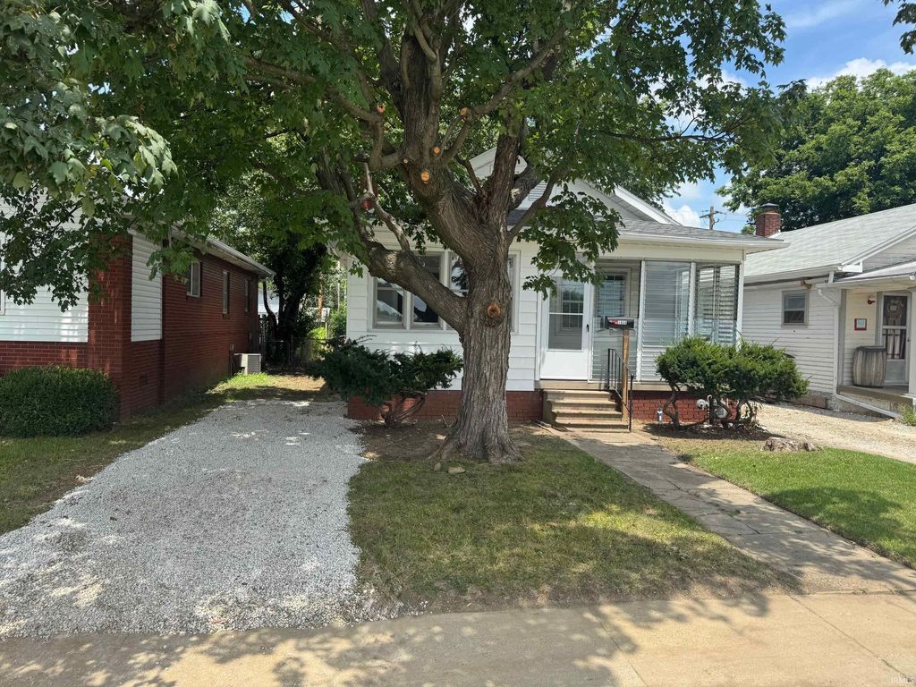 Photo of 1808 E Morgan Avenue, Evansville, IN 47711 (MLS # 202614157)