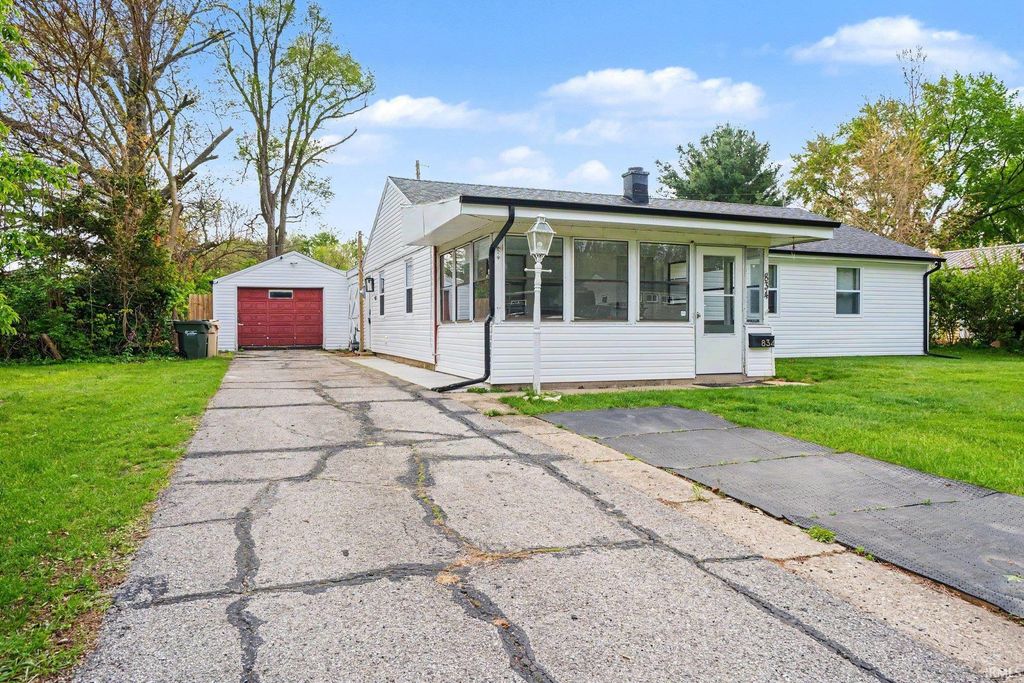 Photo of 834 Woodcliff Drive, South Bend, IN 46615 (MLS # 202615936)