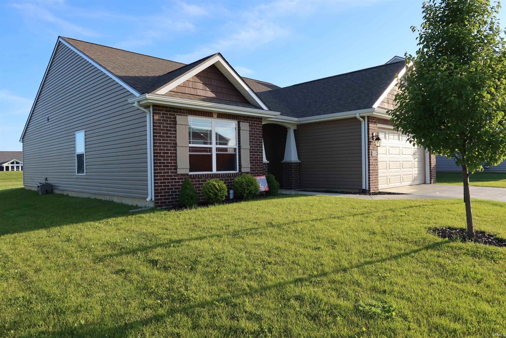 Photo of 13575 Crescent Ridge Drive, Fort Wayne, IN 46814 (MLS # 202632143)