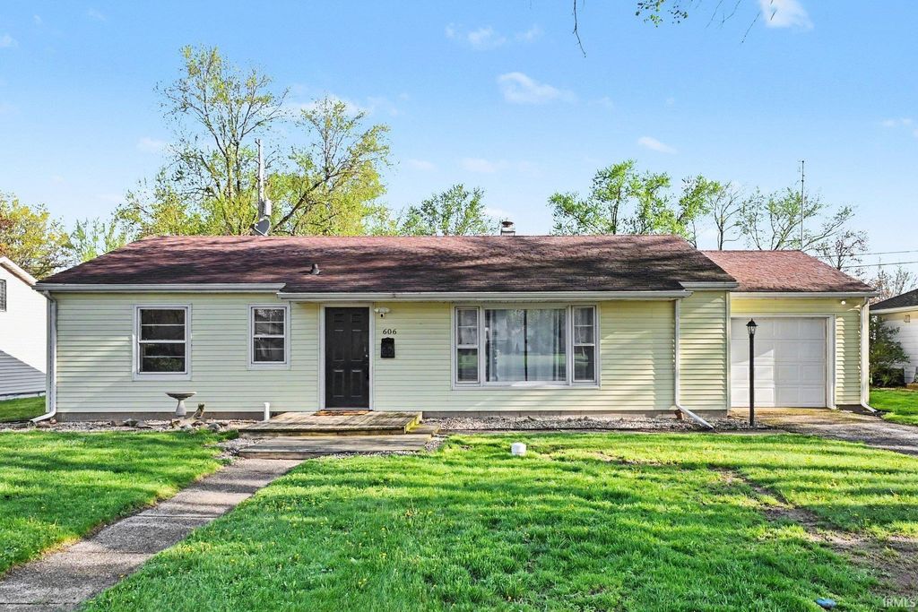 Photo of 606 E John Street, Nappanee, IN 46550 (MLS # 202613883)