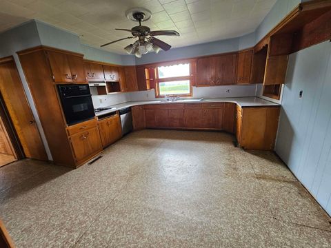 Tiny photo for 4192 W 325 S., Logansport, IN 46947 (MLS # 202628645)